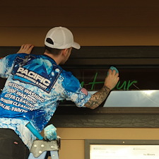 Commercial-Window-Washing-in-Pullman-WA 3